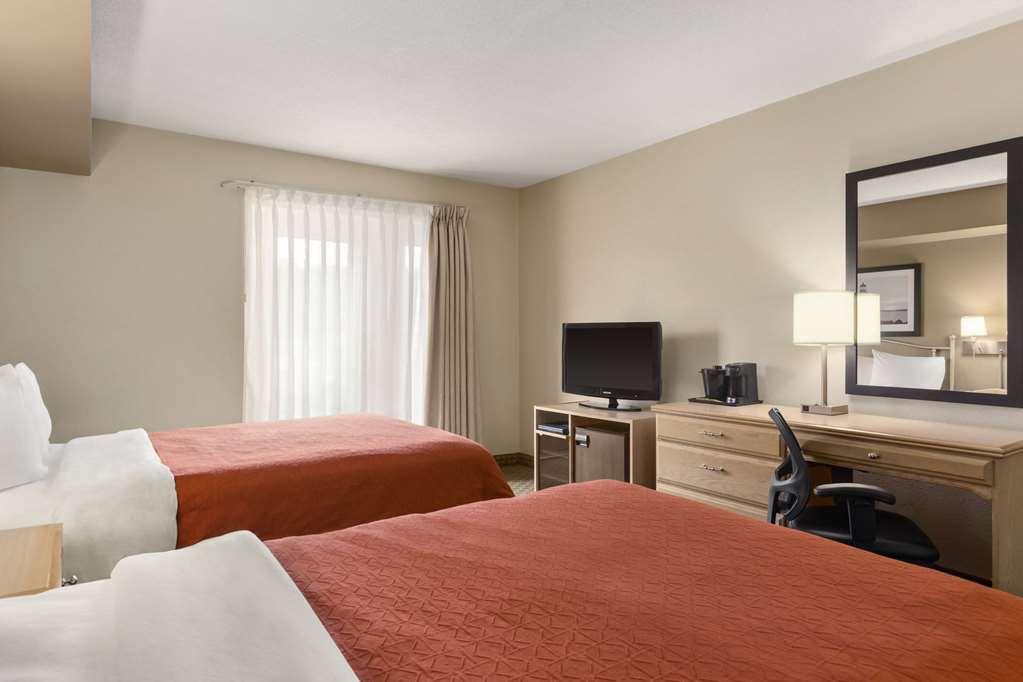 Travelodge Suites By Wyndham Saint John Ruang foto