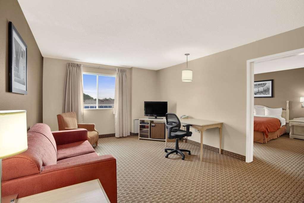 Travelodge Suites By Wyndham Saint John Ruang foto