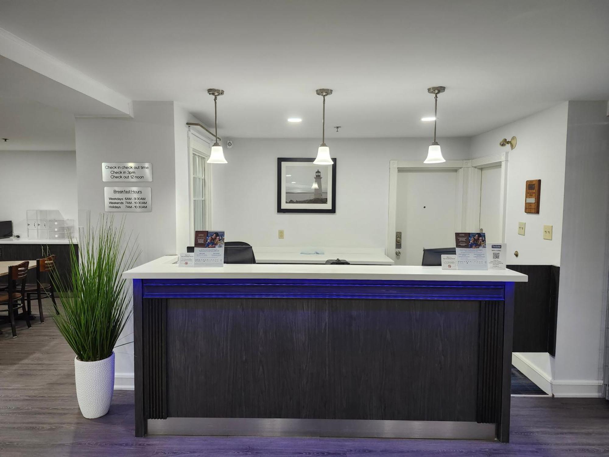 Travelodge Suites By Wyndham Saint John Bagian luar foto