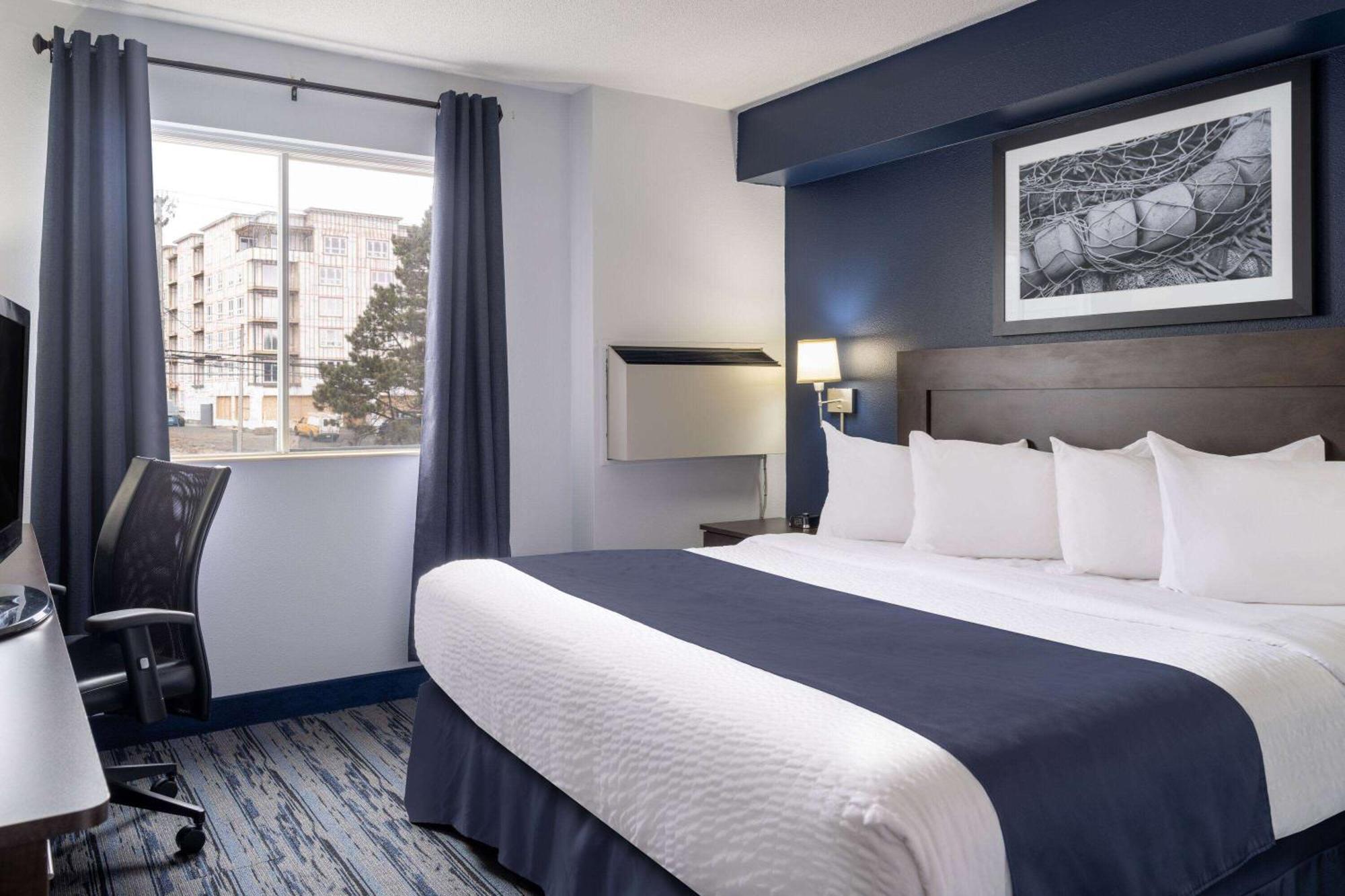 Travelodge Suites By Wyndham Saint John Bagian luar foto