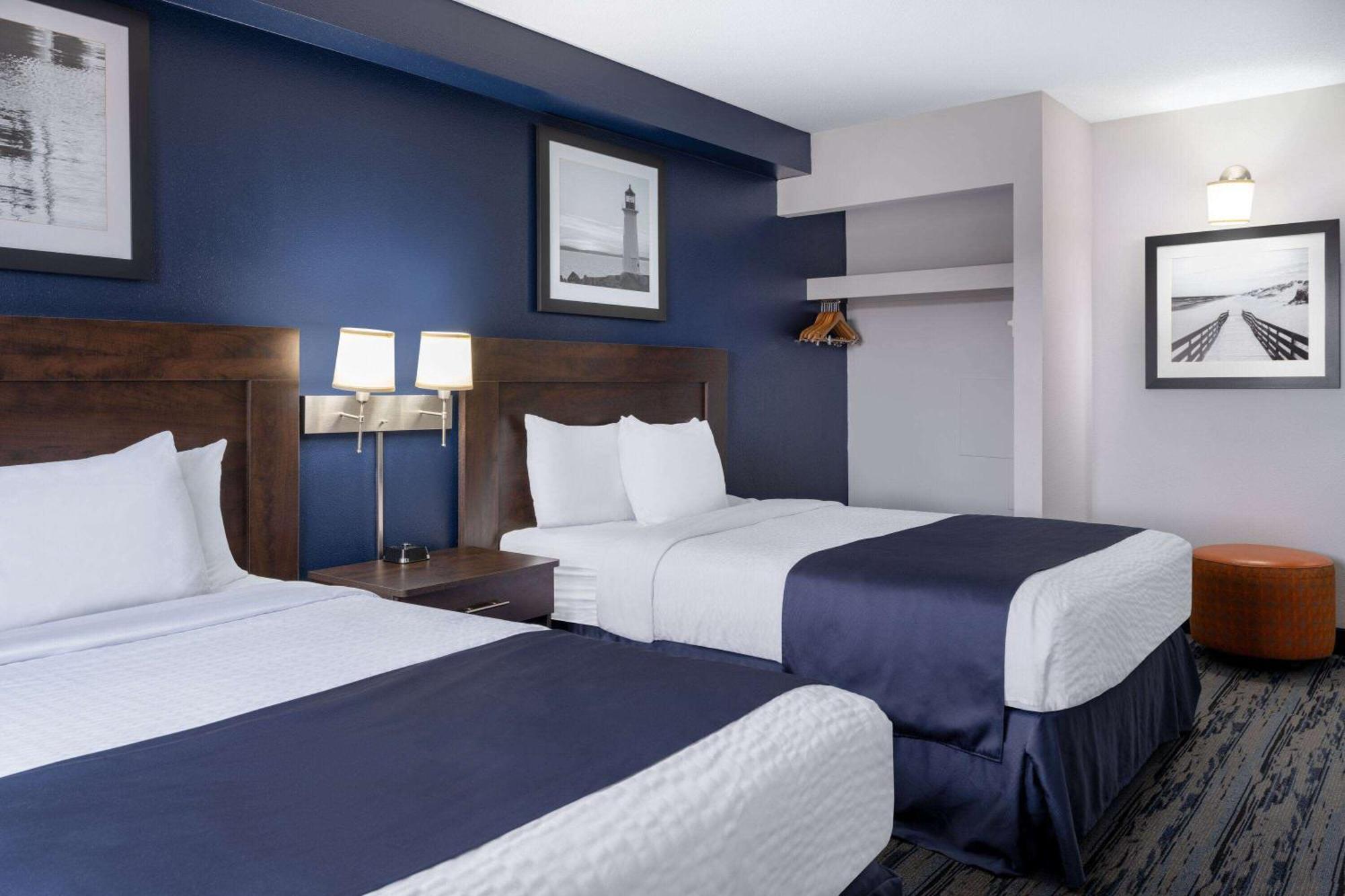 Travelodge Suites By Wyndham Saint John Bagian luar foto