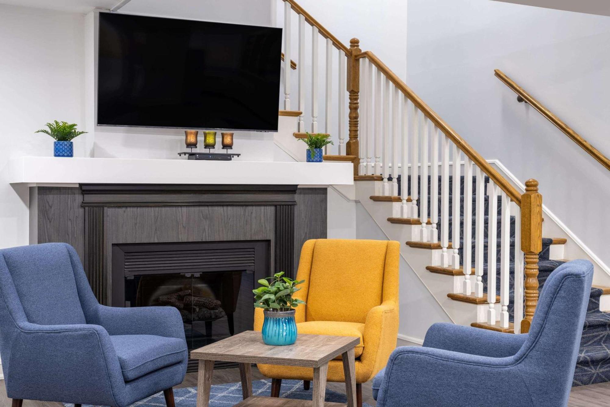 Travelodge Suites By Wyndham Saint John Bagian luar foto