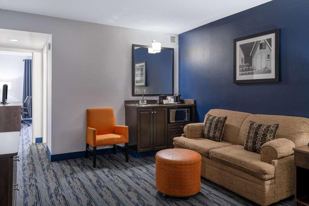 Travelodge Suites By Wyndham Saint John Ruang foto