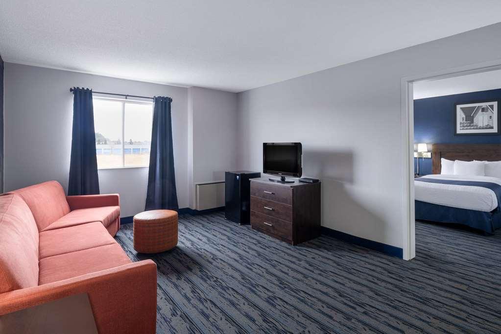 Travelodge Suites By Wyndham Saint John Ruang foto